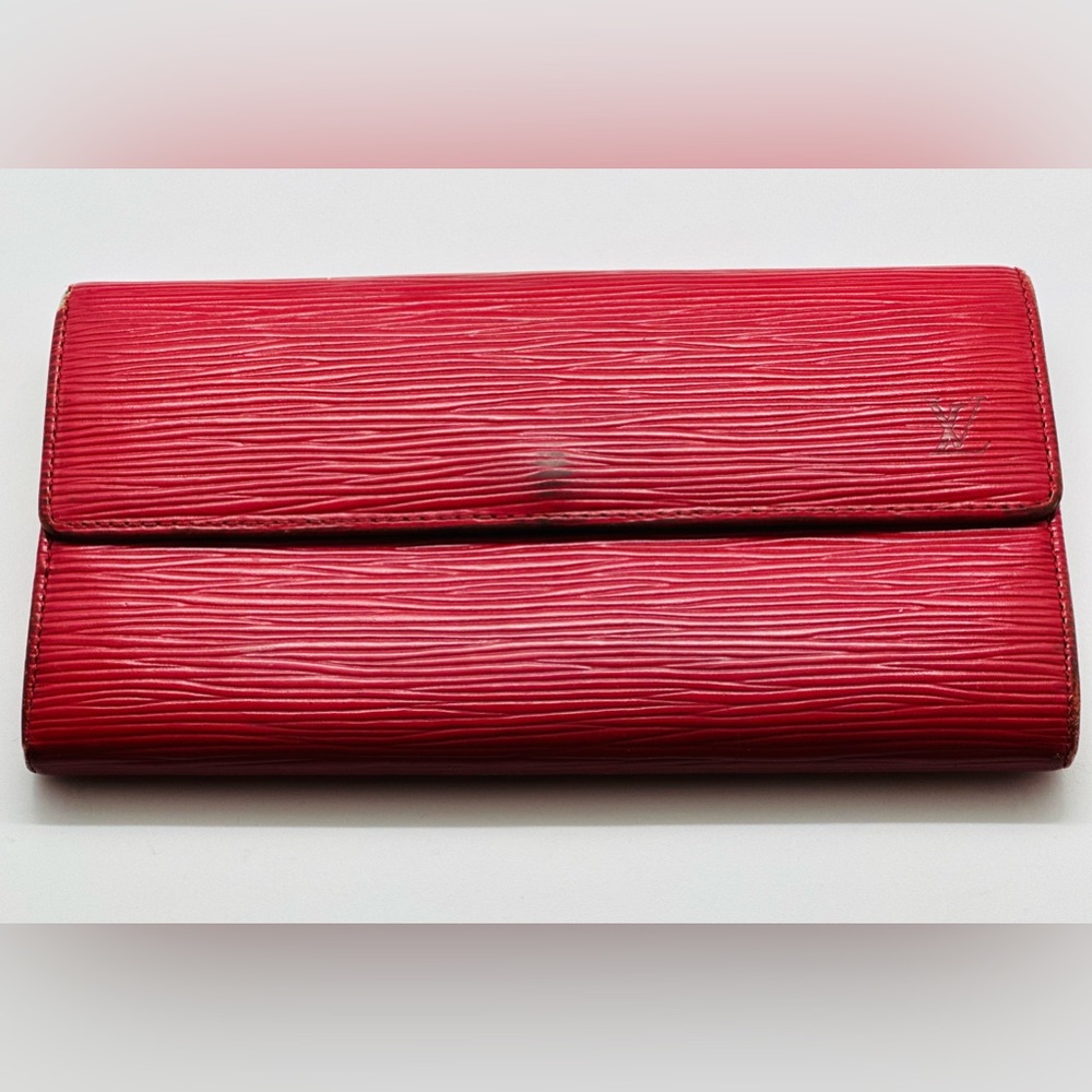 Authentic Louis Vuitton Long Wallet Epi Red (Vintage)